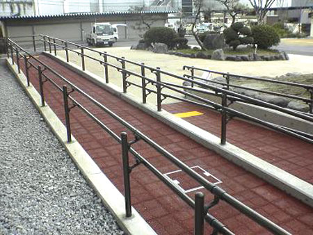 国土交通省中部地方整備局中部技術事務所構内